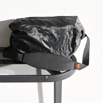 JacaPod Sling (shell) charcoal (M) - PacaPod