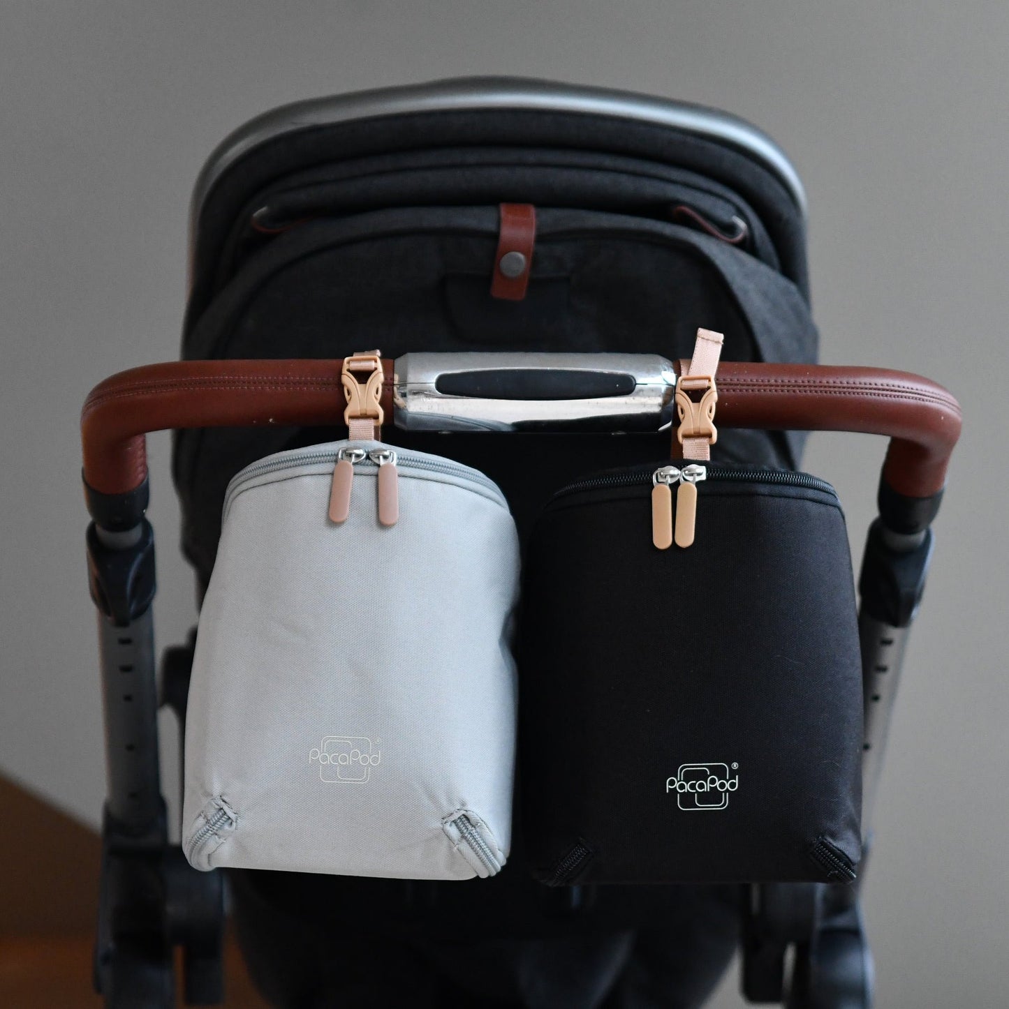 pods on the pram handle cloud and black