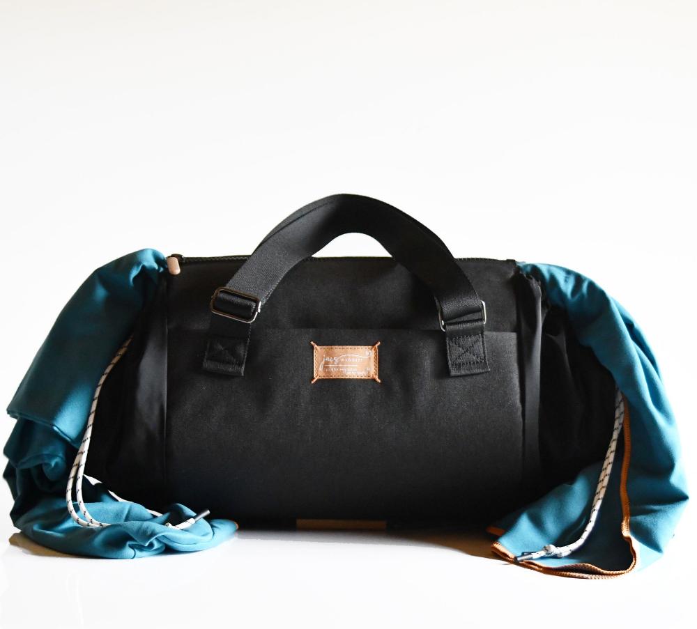 jacatote with towel on top front view