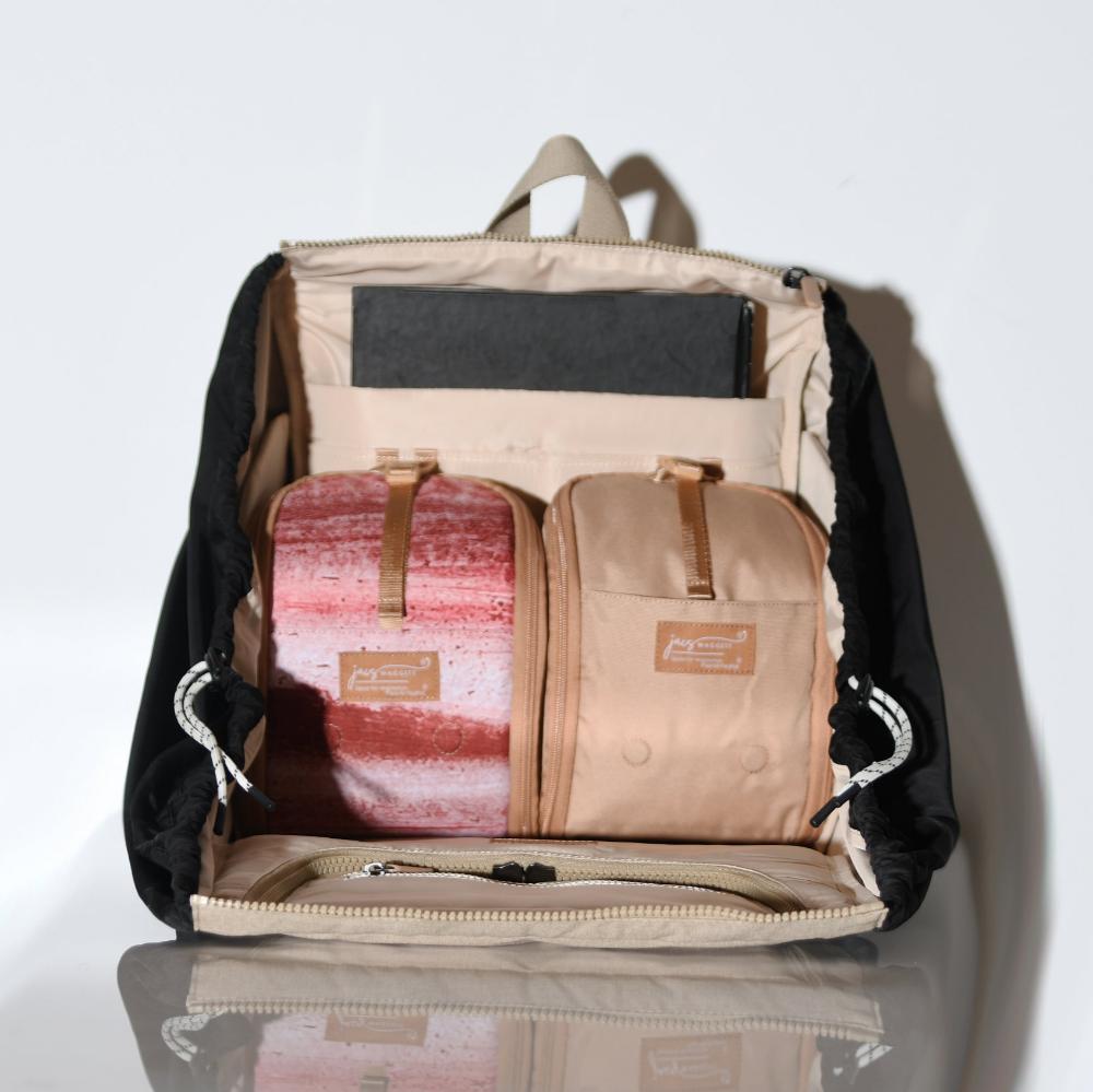 jacapod inner view with pink pods