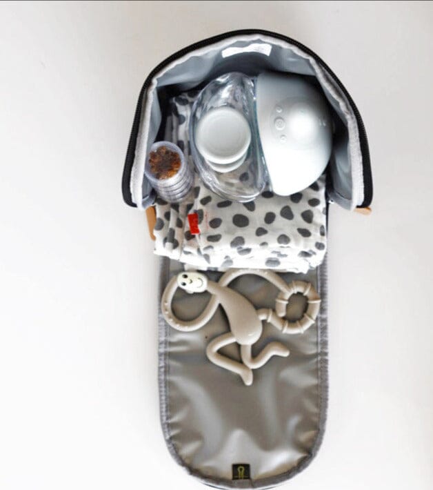 inner view of the feeder pod with accessories