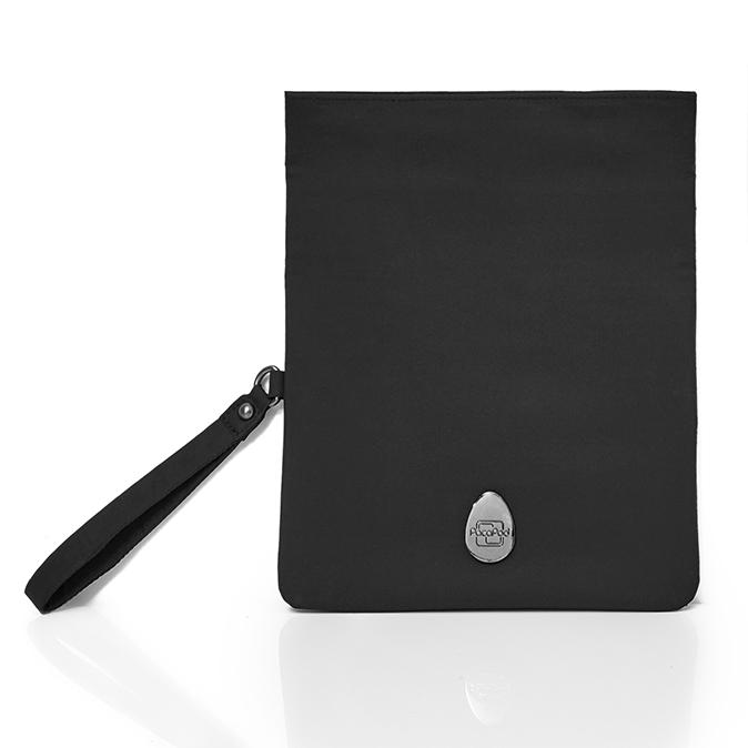 Pacadry back in black with the top unrolled